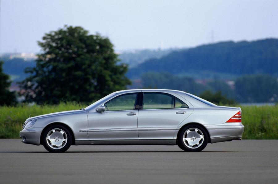  Mercedes-Benz S-Class 2000 года  (фото 2 из 42)